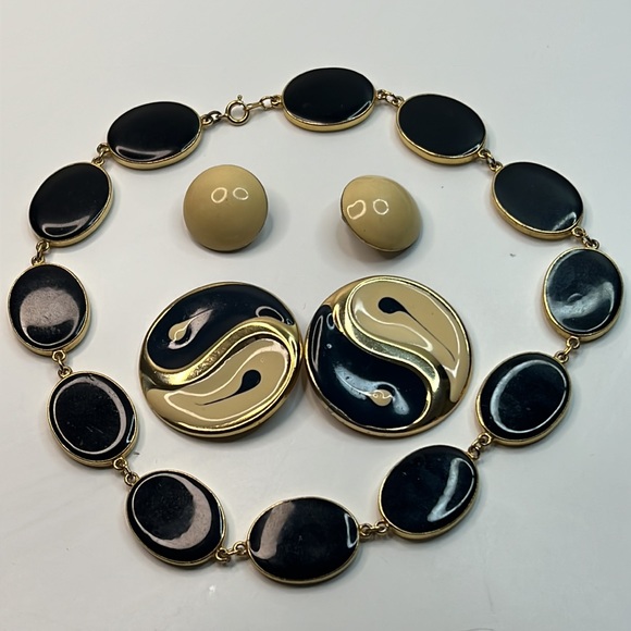 Vintage Cream Black Two Sided Necklace with Clip and Pierced Earrings Lot - Picture 8 of 16